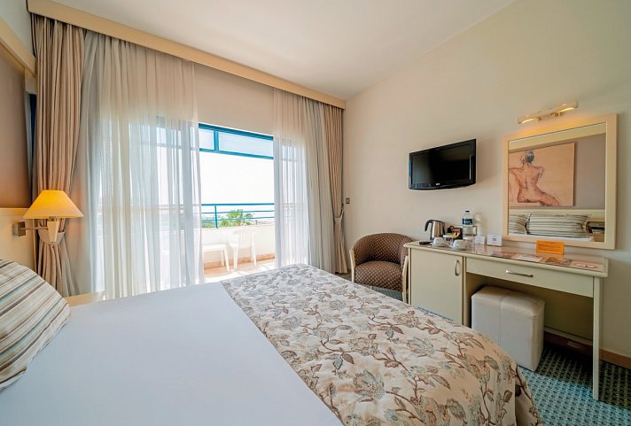 Sunrise Resort Hotel - Wohnbeispiel Doppelzimmer Meerblick (Zimmercodierungen DBM & DCM)
