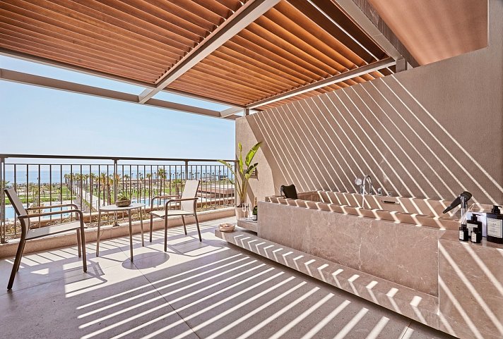 LUSSO Sorgun - Wohnbeispiel Doppelzimmer Superior Jacuzzi Meerblick (Zimmercodierungen DS1 & DC1)