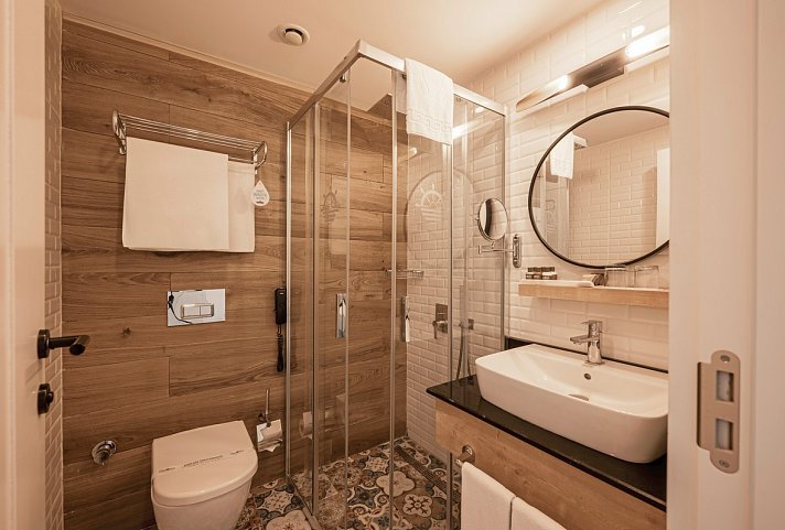 Sailor's Beach Club - Beispiel Bad Doppelzimmer (Zimmercodierungen DB1 & DC1)