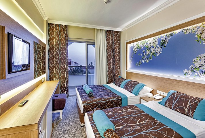 Saphir Hotel & Villas - Wohnbeispiel Doppelzimmer Poolblick (Zimmercodierung DBP)