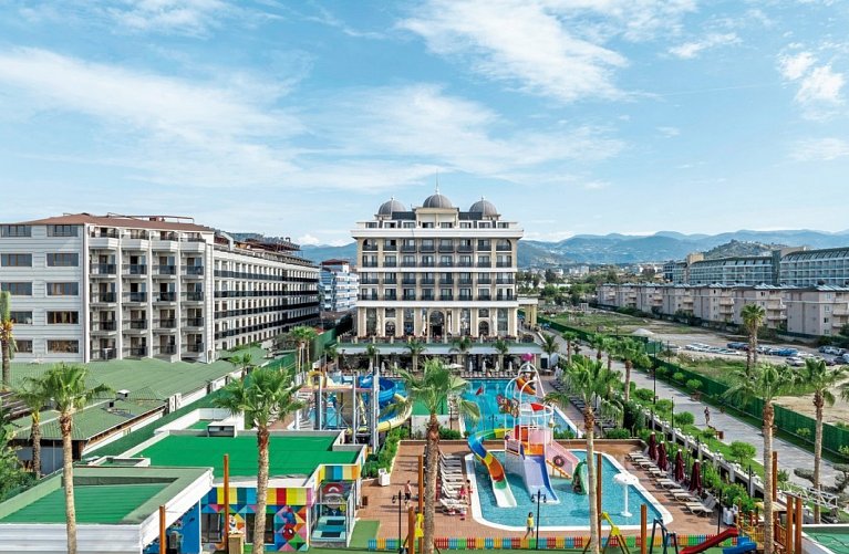 Serenity Queen Hotel