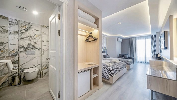Aria Resort & Spa