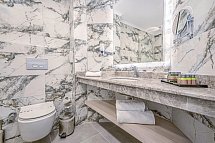 Aria Resort & Spa