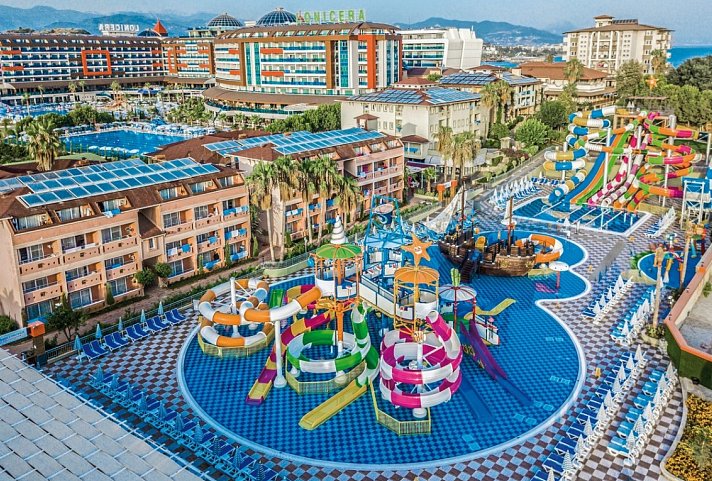 Lonicera World Hotel