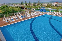 Xoria Deluxe - Pool Nebengebäude