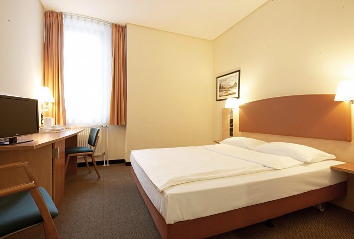 IntercityHotel Berlin Ostbahnhof - Wohnbeispiel Doppelzimmer (Zimmercodierungen DB1 & DC1)