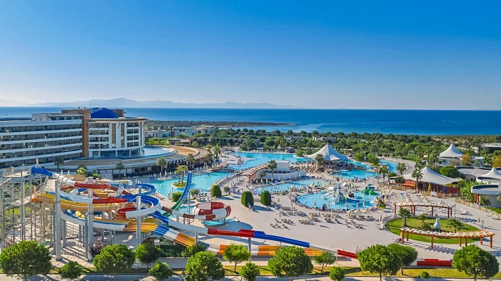 Aquasis De Luxe Resort & Spa