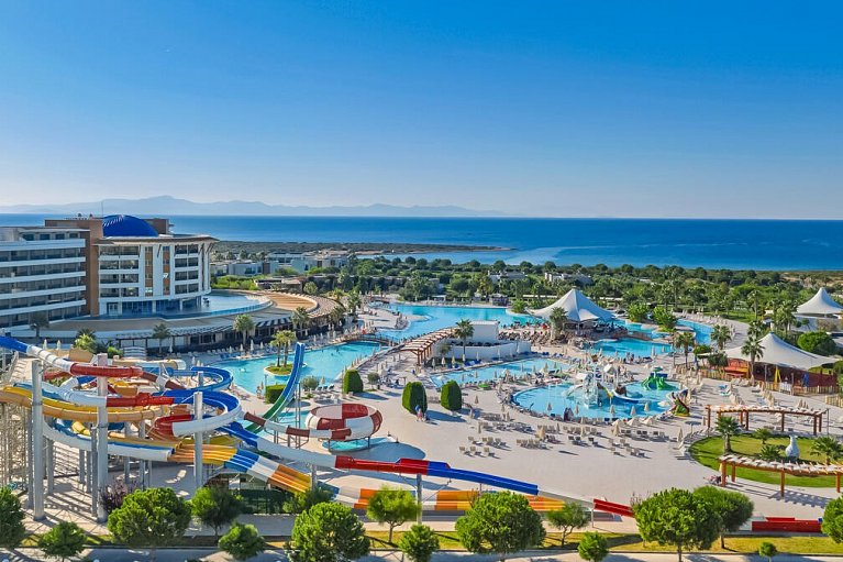Aquasis De Luxe Resort & Spa