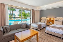 Aquasis De Luxe Resort & Spa - Wohnbeispiel Familienzimmer Lake House 2 Räume (Zimmercodierung FD1)