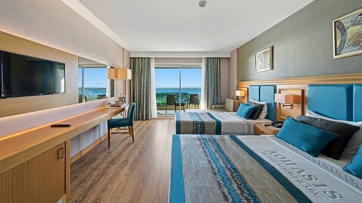 Aquasis De Luxe Resort & Spa