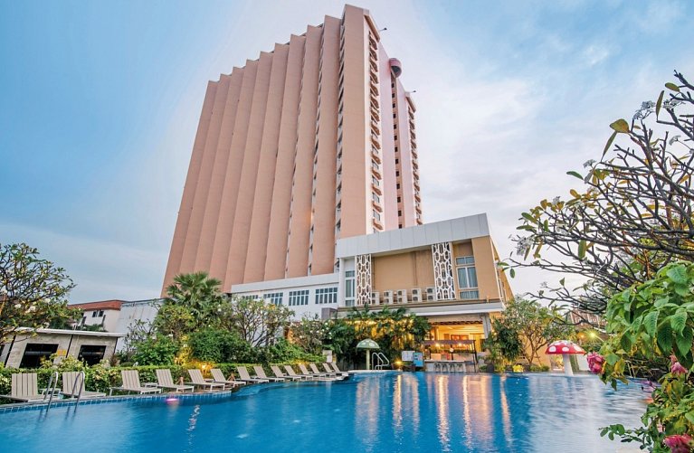 Golden Beach Cha Am Hotel