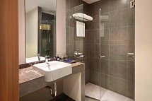 Canalis Suvarnabhumi Airport Hotel - Badbeispiel Deluxe (Zimmercodierungen UD1 & UDP)