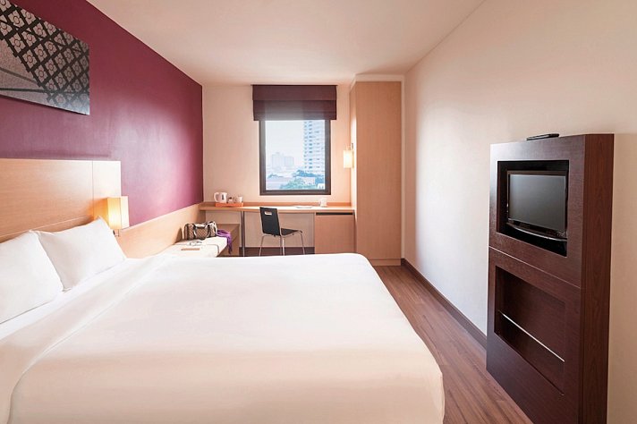 Ibis Bangkok Riverside