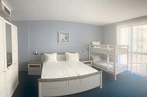 Sineva Beach - Wohnbeispiel Familienzimmer (Zimmercodierung FB1)