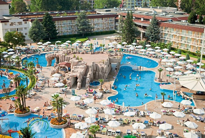 DIT Evrika Beach Club Hotel