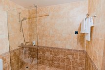 Tiara Beach - Wohnbeispiel Doppelzimmer Bad (Zimmercodierungen DBL, DCL, DEL, DBM, DCM & DQM)