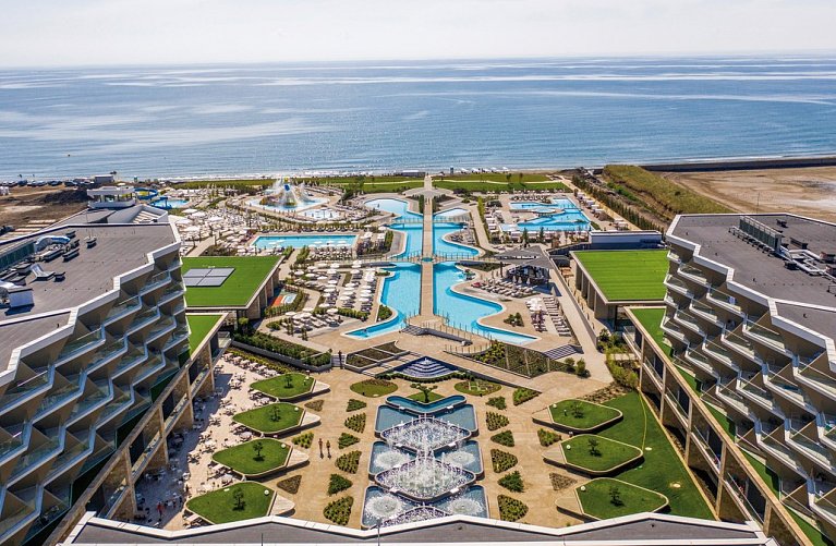 Wave Resort