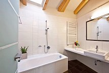 Astor Hotel - Badbeispiel Suite Romantik (Zimmercodierung WB1)