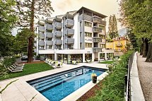 Flora Hotel & Suites