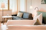 Flora Hotel & Suites