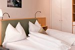 Flora Hotel & Suites