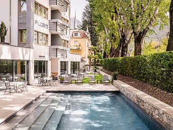 Flora Hotel & Suites