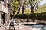 Flora Hotel & Suites