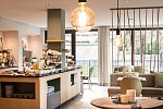 Flora Hotel & Suites