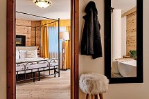Hotel Salvadori - Wohnbeispiel Suite Dolomiti (Zimmercodierung WB1)