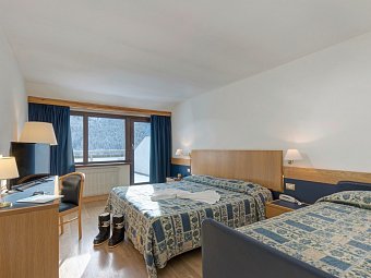 Club Hotel Regina e Fassa - Wohnbeispiel Familienzimmer (Zimmercodierung FB1)