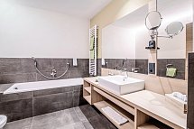 Sporthotel Zoll - Badbeispiel Apartment reFUEL (Zimmercodierung AP1)