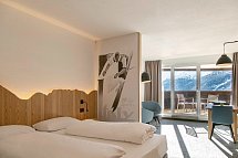 Blu Senales Family & Active Resort - Wohnbeispiel Familienzimmer mit Balkon (Zimmercodierung FB2)