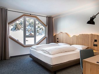 Blu Senales Family & Active Resort - Wohnbeispiel Doppelzimmer Superior (Zimmercodierung DS1)