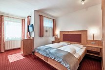 Vinumhotel Feldthurnerhof - Wohnbeispiel Doppelzimmer Dolomiten (Zimmercodierung DBB)