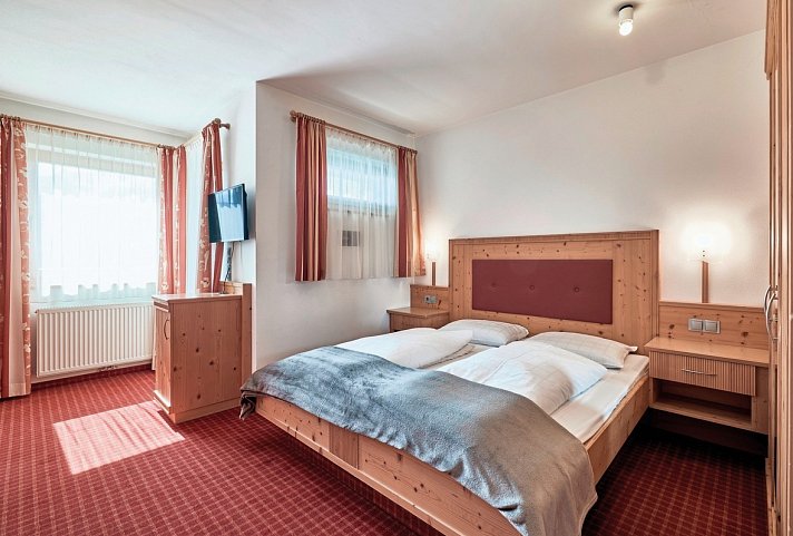 Vinumhotel Feldthurnerhof - Wohnbeispiel Doppelzimmer Dolomiten (Zimmercodierung DBB)
