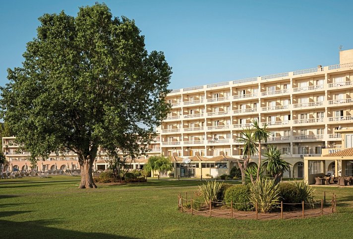 Canvas by Mitsis Messonghi