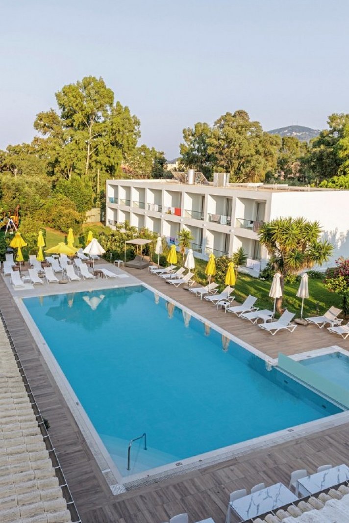 Nasos Hotel & Resort