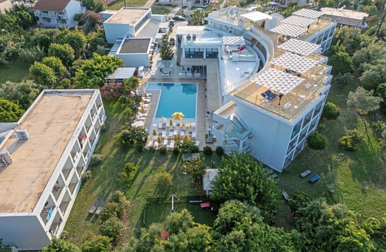 Nasos Hotel & Resort