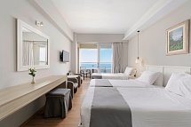 Elea Beach - Wohnbeispiel Dreibettzimmer Superior Meerblick