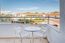Albatros Hotel - Wohnbeispiel Doppelzimmer seitl. Meerblick (Zimmercodierung DBN)