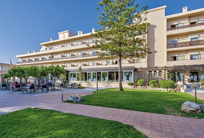 Giannoulis Santa Marina Beach Resort