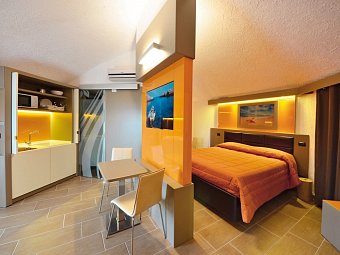 Calanica - Wohnbeispiel Juniorsuite (Zimmercodierungen J1N, J1M & J2M)