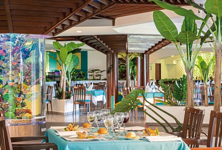 Crown Paradise Club Cancun - Restaurant Fisherman