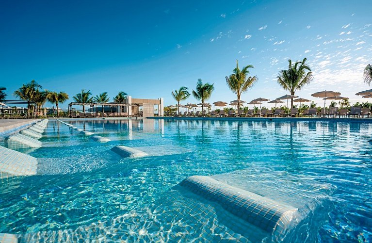 RIU Latino