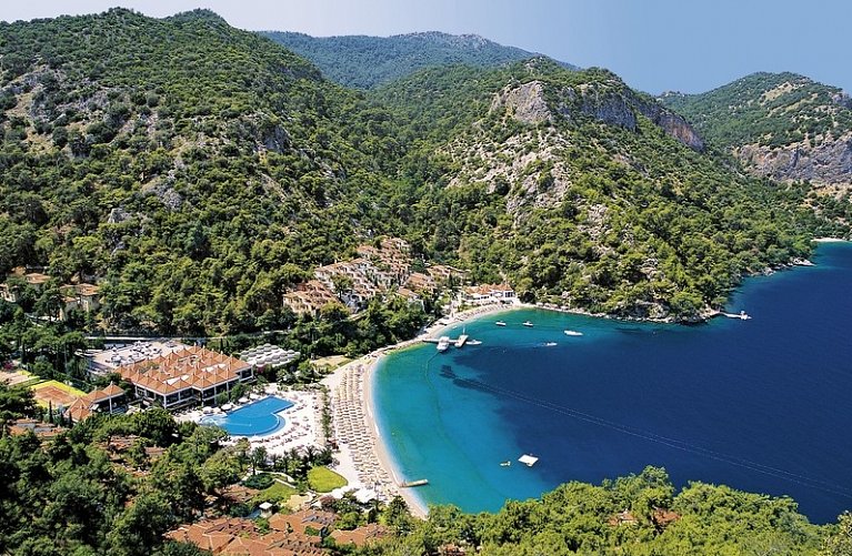 Hillside Beach Club