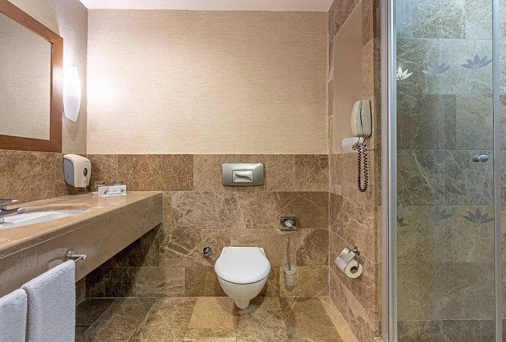 Labranda Mares Marmaris - Beispiel Bad Doppelzimmer Gartenblick (Zimmercodierungen DB1 & DC1)