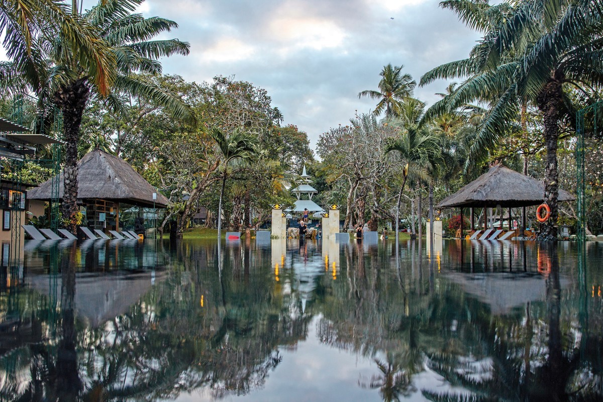 Segara Village Hotel