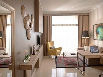 Two Seasons Hotel & Apartments - Wohnbeispiel Deluxe Suite (Zimmercodierung WD1)