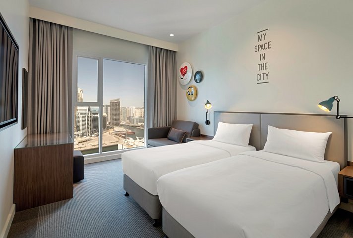 Rove Dubai Marina - Wohnbeispiel Rover Room - City View (Zimmercodierung DB1)