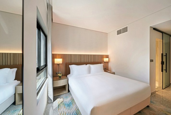 Arabian Park Dubai, an Edge by Rotana Hotel - Wohnbeispiel Pool View Room (Zimmercodierung UGP)